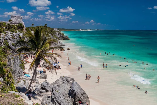 Tulum Mexio Feb 2016 Tourists Beach Ruins Ancient Maya City — Stock Photo, Image