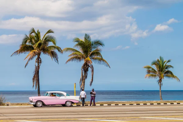 Havanna Kuba 2016 Február Régi Pink Autó Havannai Tengerparti Meghajtón — Stock Fotó