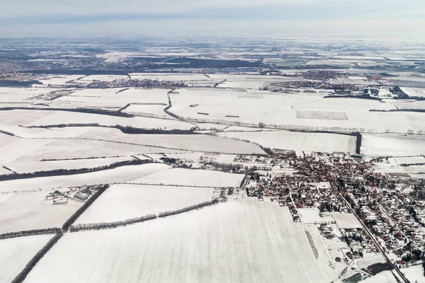 Çek Cumhuriyeti manzara kış hava görünümünü. Hostoun Köyü.