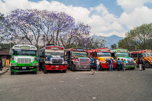 Antigua Guatemala Marzo 2016 Autobus Colorati Polli Scuolabus Americani Sono — Foto Stock