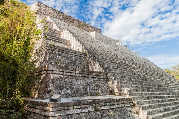 Antik Maya şehir Uxmal, Meksika kalıntıları, büyük piramit