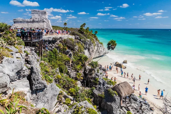 Tulum Mexio Feb 2016 Tourists Beach Ruins Ancient Maya City — Stock Photo, Image