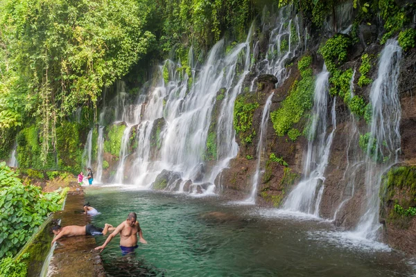 Juayua Salvador Апреля 2016 Года Люди Купаются Chorros Calera Множество — стоковое фото