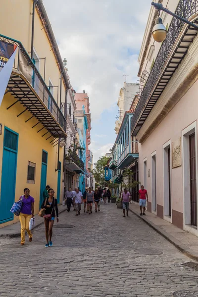 Havana Kuba Feb 2016 Menschen Spazieren Der Fußgängerzone Mercaderes Street — Stockfoto