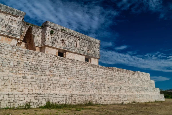 Palacio del antik Maya şehir Uxmal, Meksika harabelerde bina Gobernador (valilik Sarayı)