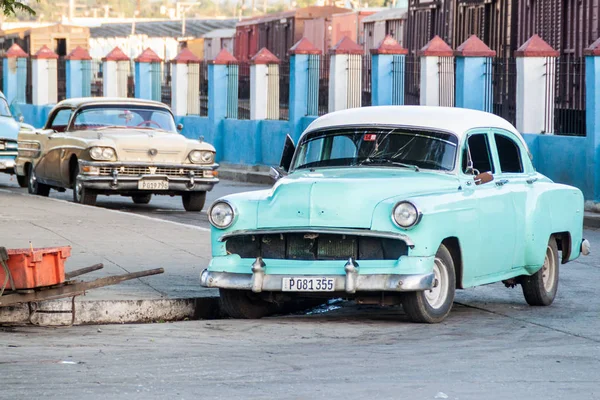 Camaguey Kuba 2016 Január Régi Autók Egy Utcában Camagüey — Stock Fotó