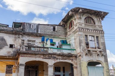 Havana'nın Vedado mahallede bina Dilipitated.