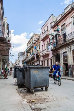 Havana, Küba - 22 Şubat 2016: Hayat Havana Centro mahallede bir sokakta.