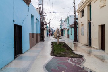 Bayamo, Küba - 30 Ocak 2016: Yaya bölgesi Bayamo General Garcia Street.