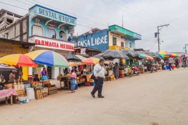 Playa Grande, Guatemala - 18 Mart 2016: Playa Grande şehirdeki sokak yaşamının görüntülemek.