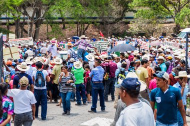 Copan Ruinas, Honduras - 12 Nisan 2016: Yerli halkın minery arkeolojik park Copan, Honduras yakınındaki karşı protesto