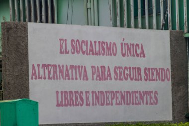 Propaganda duvar Matanzas, Küba'da. O says: sosyalizm özgür ve bağımsız kalmak tek seçenektir.