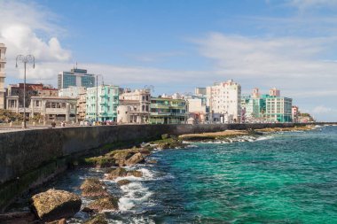Havana, Küba - 21 Şubat 2016: Ünlü sahil sürücü Havana'da Malecón