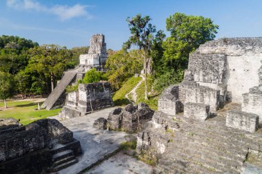 Site Temple II ve arkeolojik Plaza'da Gran Tikal, Guatemala