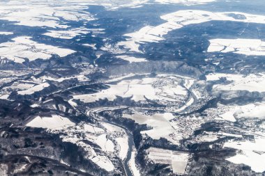 Çek Cumhuriyeti manzara kış hava görünümünü. Berounka Nehri Vadisi.