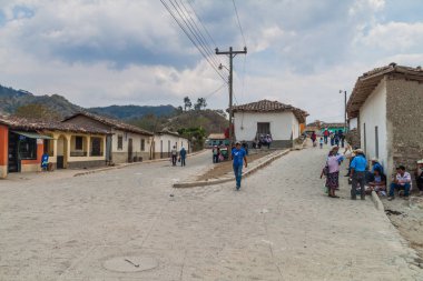 San Manuel De Colohete, Honduras - 15 Nisan 2016: Yerel yerli halkın Street.