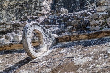 Taş yüzüğe Coba, Meksika Maya şehir kalıntıları, top sahası