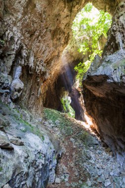 Cueva El Jardin (Bahçe mağara), Candelaria parçası karmaşık, Mucbilha Köyü, Guatemala yakınındaki mağara