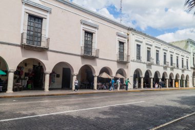 Merida, Meksika - 27 Şubat 2016: Archways Merida, Meksika için Plaza Grande meydanında.