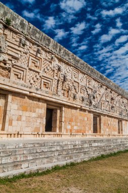 Palacio del antik Maya şehir Uxmal, Meksika harabelerde bina Gobernador (valilik Sarayı)