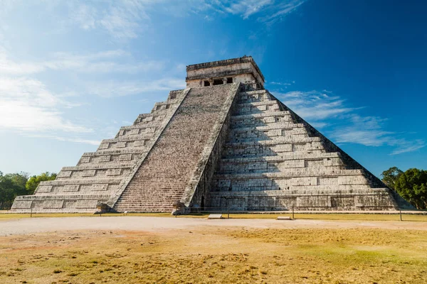 Pirámide Kukulkan Sitio Arqueológico Maya Chichén Itzá México — Foto de Stock