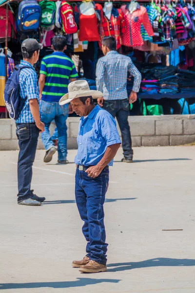 San Manuel De Colohete, Honduras - 15 Nisan 2016: Yerel yerli halkın bir pazar. Ayda iki kez bu köyde büyük bir pazar olduğunu.