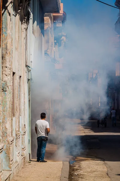 Habana Cuba Febrero 2016 Fumigan Casas Habana Como Parte Lucha — Foto de Stock