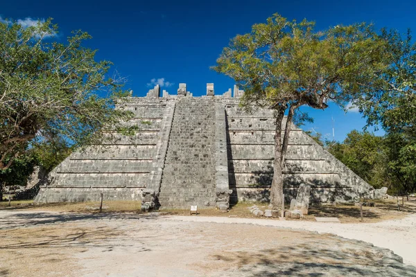 High priest kabrinde (düşünür olarak da bilinir) arkeolojik sit Chichen Itza, Meksika