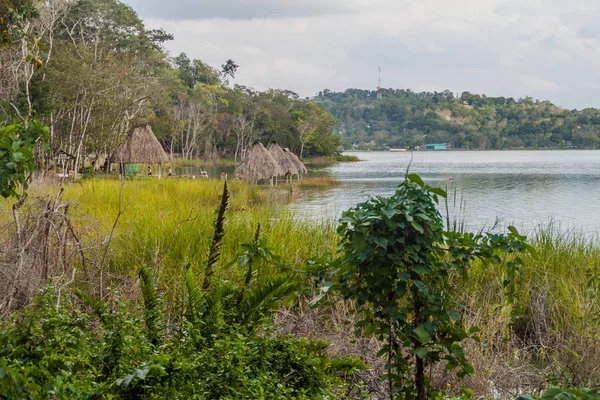 Chaty Jezera Peten Itza Guatemala — Stock fotografie