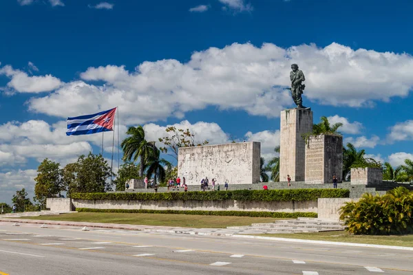 Santa Clara, Cuba - 13 Şubat 2016: Che Guevara anıt Santa Clara, Küba'da turist ziyaret