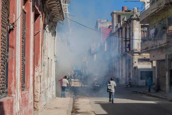 Habana Cuba Febrero 2016 Fumigan Casas Habana Como Parte Lucha — Foto de Stock