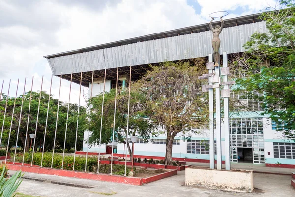 Monumento Davanti Allo Stadio Baseball Julio Antonio Mella Las Tunas — Foto Stock