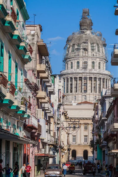 Havana Cuba Feb 2016 Barcellona Che Conduce Campidoglio Nazionale — Foto Stock