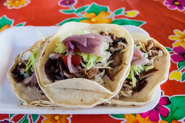 Meksika'da küçük bir eatery tacos bölümünü