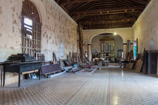 Remedios, Küba - 12 Şubat 2016: İç Nuestra Senora del Buen Viaje kilise yenileme Remedios şehirdeki Küba altında