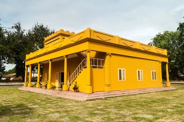 Eski Cespedes askeri kışla, şimdi Nico Lopez Müzesi.