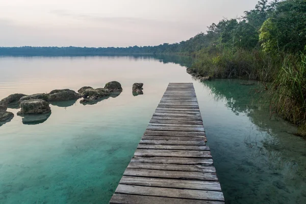 Laguna Lachua Gölü, Guatemala