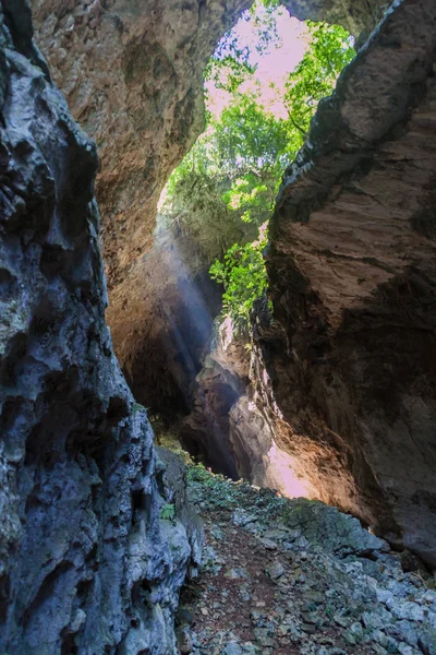 Cueva El Jardin (Bahçe mağara), Candelaria parçası karmaşık, Mucbilha Köyü, Guatemala yakınındaki mağara