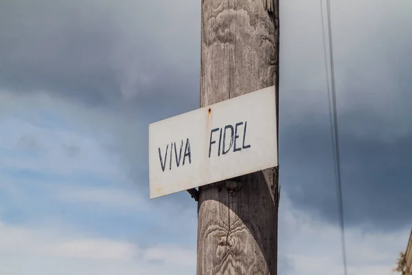 Cartel Pequeño Una Calle Que Dice Viva Fidel Una Calle — Foto de Stock