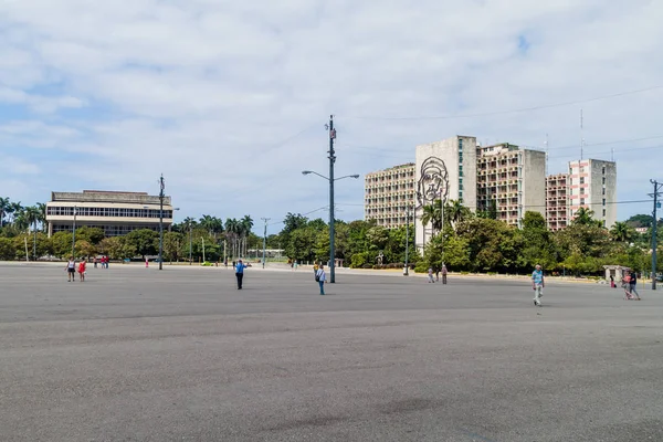 Havana, Küba - 21 Şubat 2016: Portre, Che Guevara Plaza de la Revoluciön tarihinde İçişleri Bakanlığı üzerinde.