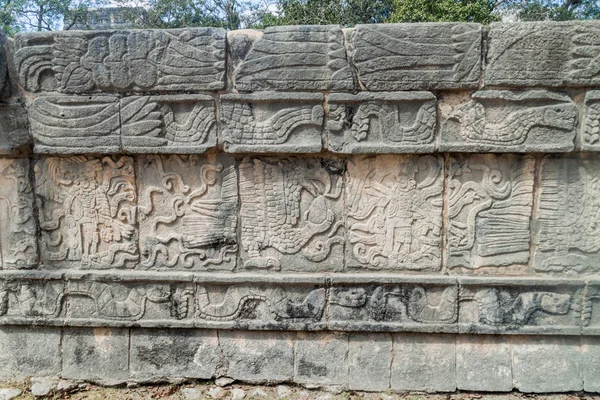 Esculturas Plataforma Das Águias Jaguares Sítio Arqueológico Chichen Itza México — Fotografia de Stock