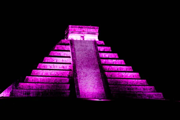 Vista Nocturna Pirámide Kukulkan Antigua Ciudad Maya Chichén Itzá México — Foto de Stock