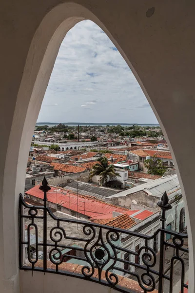 Cienfuegos, Küba Hava görünümünü. Casa de la Cultura Benjamin Duarte kuleden görüntülemek.