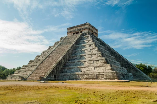 Pirámide Kukulkan Sitio Arqueológico Maya Chichén Itzá México — Foto de Stock