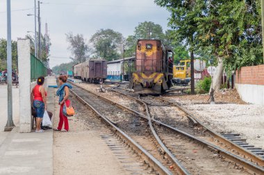 Bayamo, Küba - 30 Ocak 2016: Bayamo, Küba'da bir tren istasyonu görünümünü