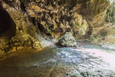 Yeraltı nehri Cuevas de Candelaria mağarada karmaşık, Guatemala