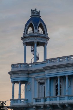 Casa de la Cultura Benjamin Duarte Cienfuegos, Küba'da Kulesi.