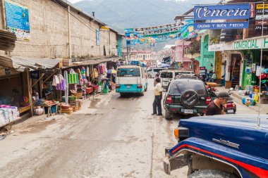 Playa Grande, Guatemala - 18 Mart 2016: Playa Grande şehirdeki sokak yaşamının görüntülemek.