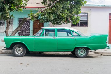 Cienfuegos, Cuba - 10 Şubat 2016: Vintage Dodge Kingsway Cienfuegos, Küba.