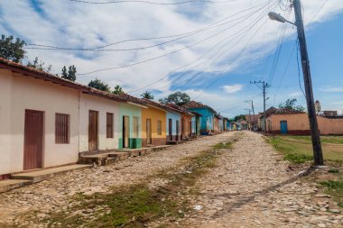 Trinidad, Küba'da Arnavut kaldırımlı bir sokak görünümü.